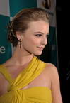 Emily VanCamp photo